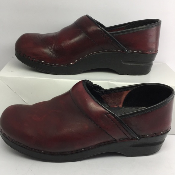 dansko clogs size 8